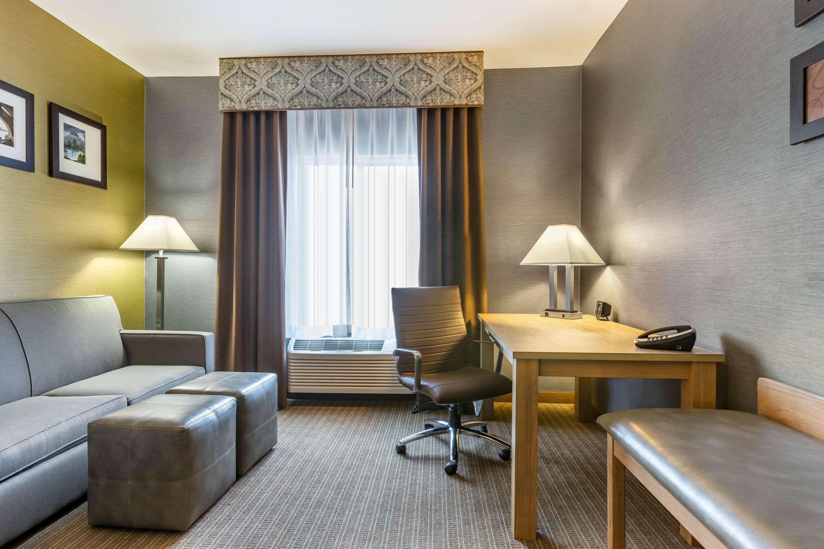 Comfort Suites Southgate-Detroit Extérieur photo