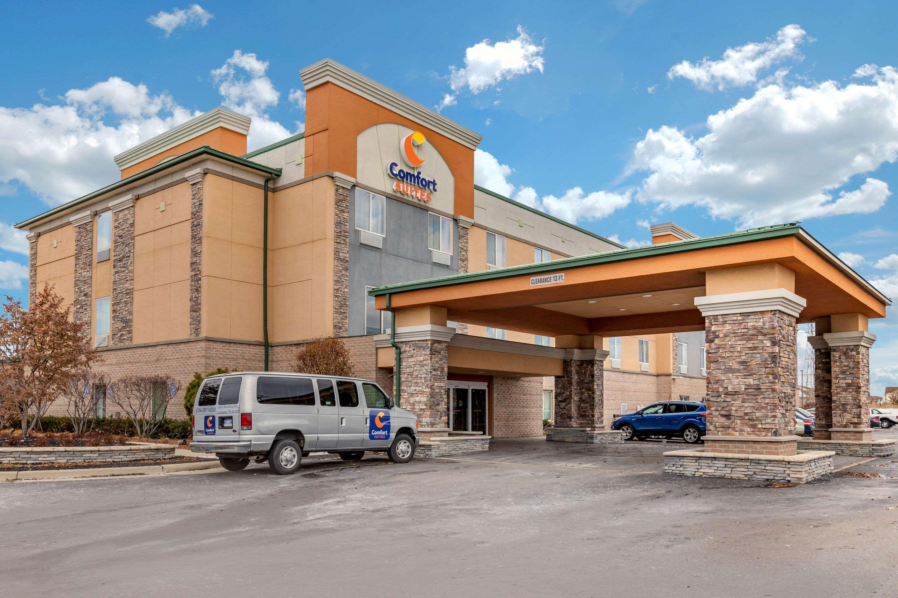 Comfort Suites Southgate-Detroit Extérieur photo