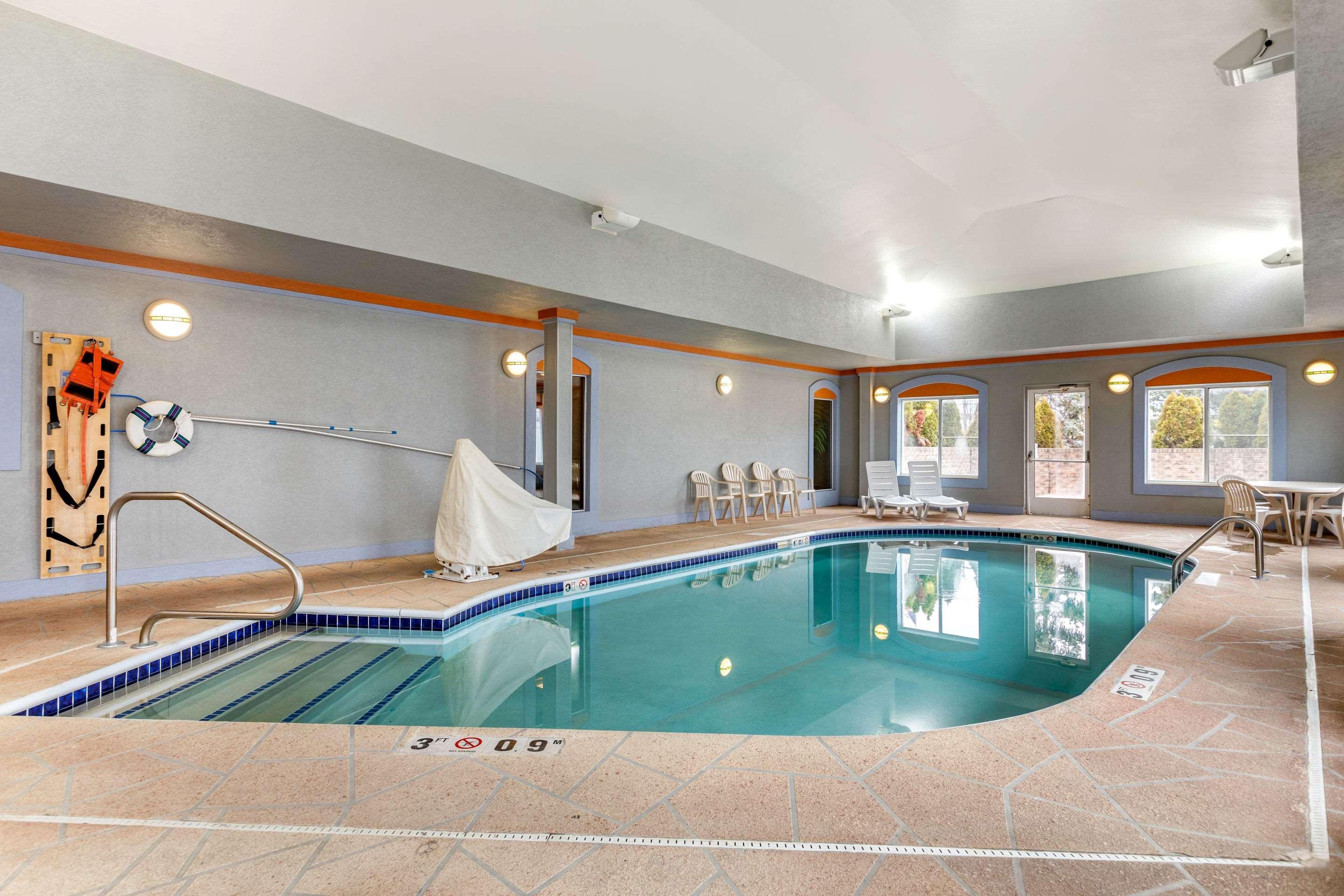 Comfort Suites Southgate-Detroit Extérieur photo