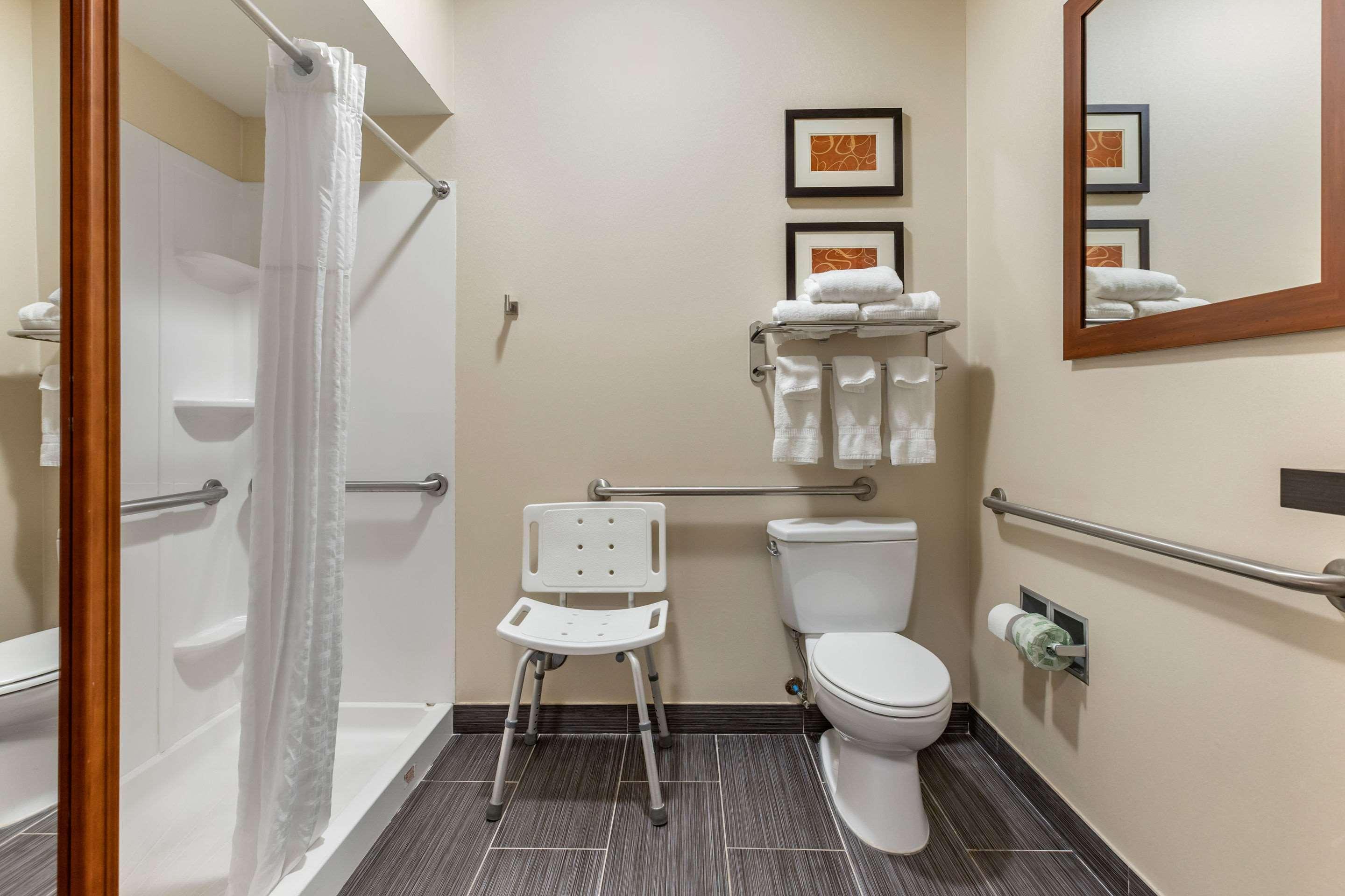 Comfort Suites Southgate-Detroit Extérieur photo